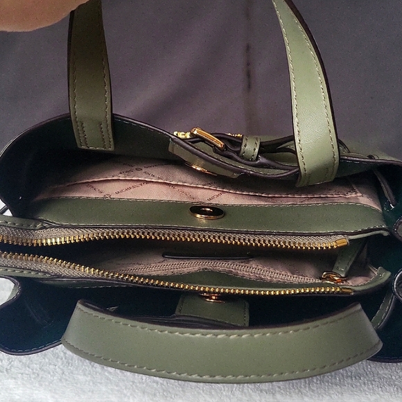 Michael Kors Green Leather Tote Bag - Picture 3 of 4